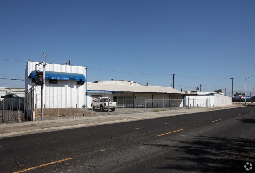Primary Photo Of 200 E 19th St, Bakersfield Manufacturing For Sale