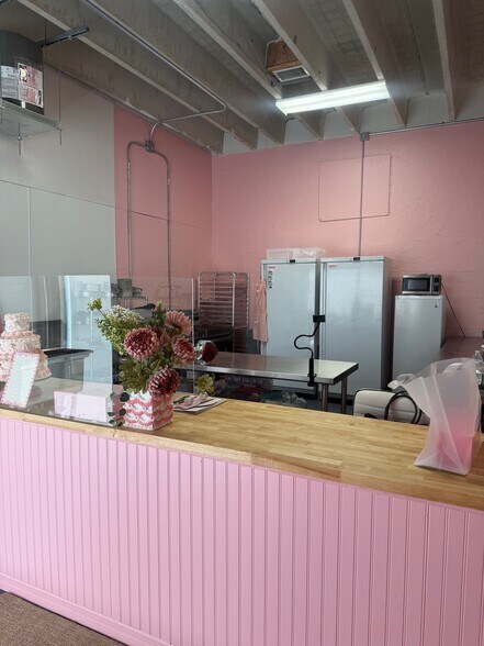 Primary Photo Of 1211 Okeechobee Rd, West Palm Beach Flex For Lease