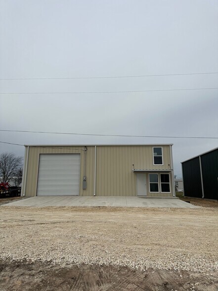 Primary Photo Of 3984 Old Lorena, Lorena Flex For Lease