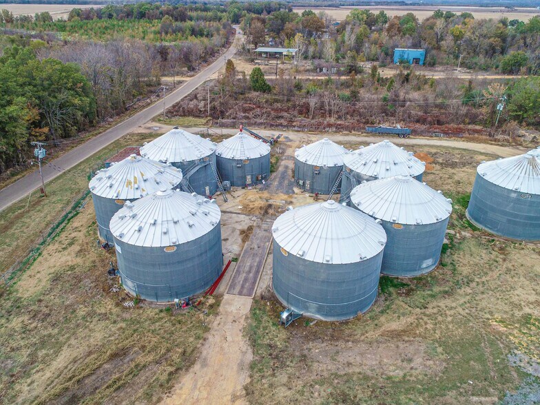 More Photos Of 600 Quitman St, Sledge Land For Sale