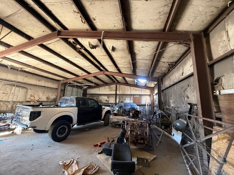 More Photos Of 11708 Euclaire Dr, Houston Industrial For Sale