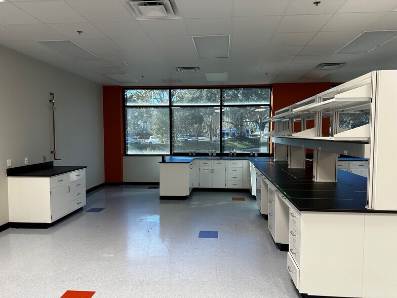 More Photos Of 13859 Progress Blvd, Alachua Office For Lease