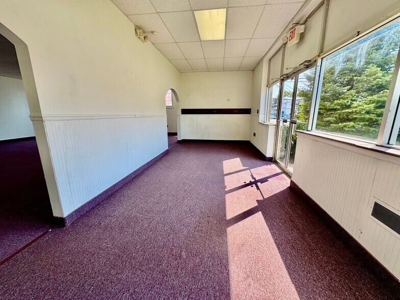 More Photos Of 1015 Main St, Conneautville Office For Sale