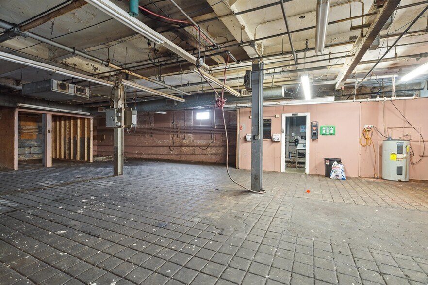 23 Farrar St, Lynn, MA 01901 Warehouse For Sale