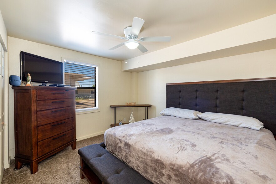 More Photos Of 116 S 1st St, Williams Office For Sale