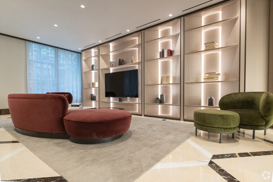 More Photos Of 2461 Broadway, New York Apartments For Lease