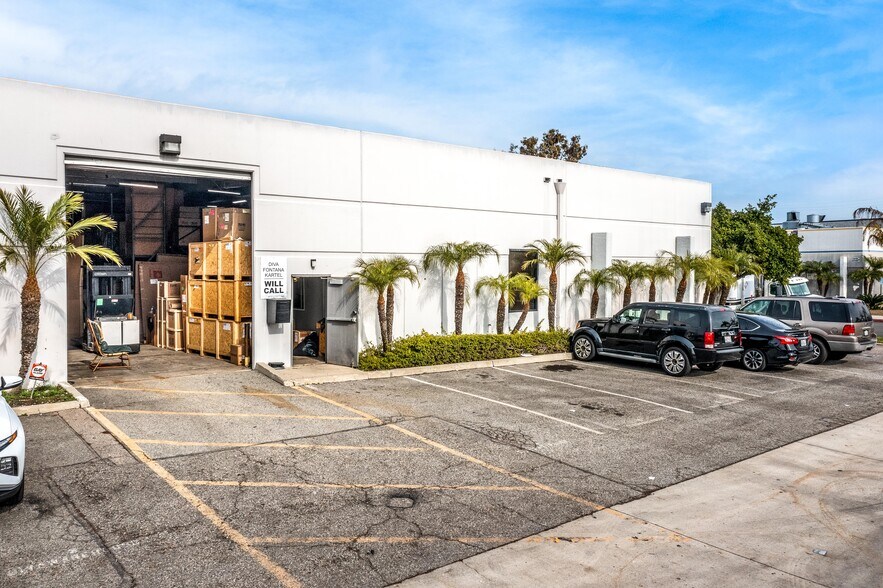 More Photos Of 13625 S Gramercy Pl, Gardena Warehouse For Lease