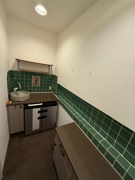 More Photos Of 227 E Palace Ave, Santa Fe Office For Sale