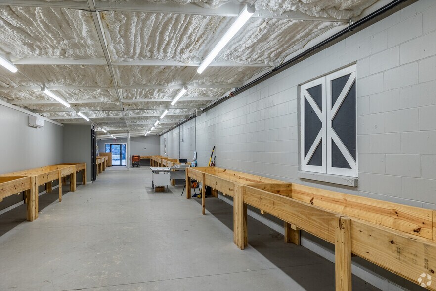 More Photos Of 1520 S Suncoast Blvd, Homosassa Manufacturing For Lease