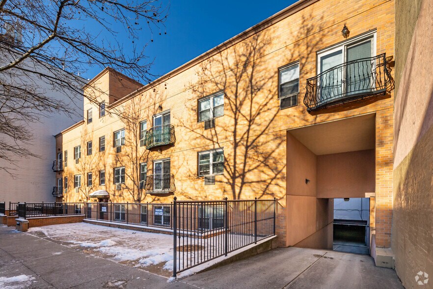 More Photos Of 3438 41st St, Long Island City Multifamily For Sale