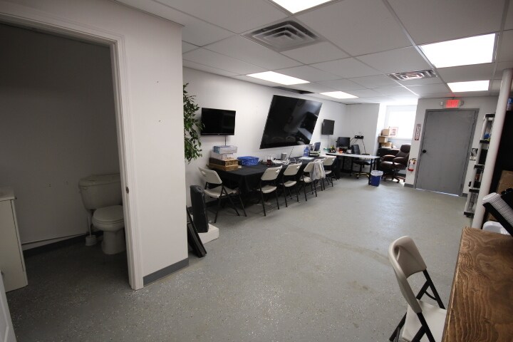 More Photos Of 21-69 S Main St, Leicester Service For Sale