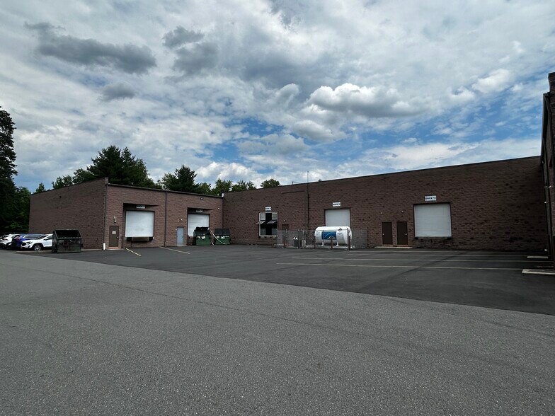 More Photos Of 14-16 Thomas J Rhodes Industrial Dr, Trenton Warehouse For Lease