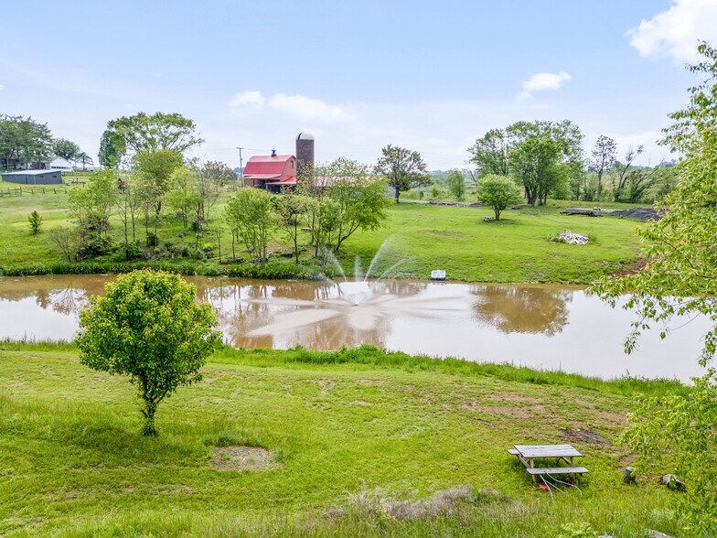 More Photos Of 4241 Lee Hwy, Pulaski Lodge Meeting Hall For Sale