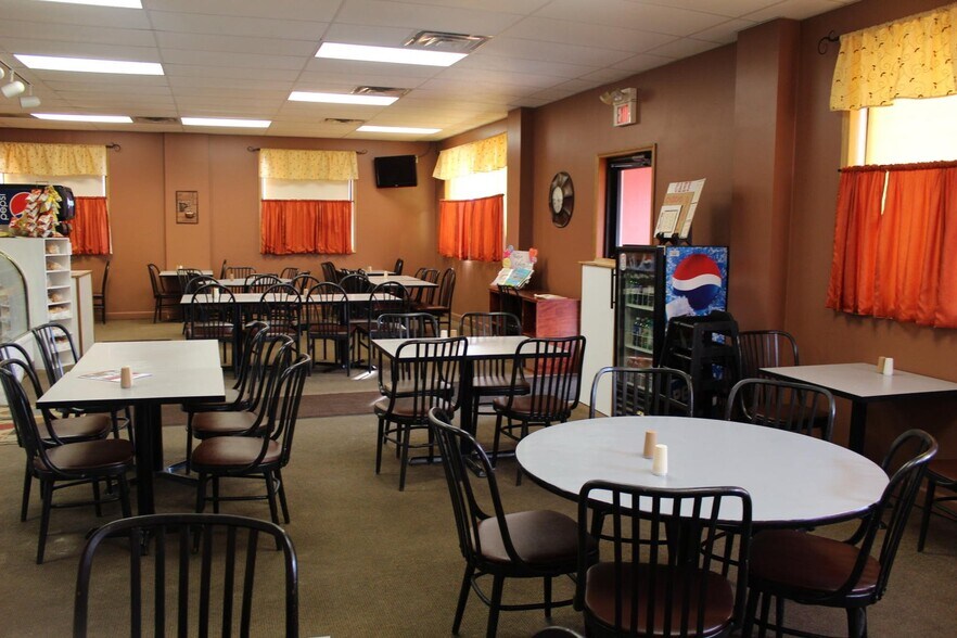 More Photos Of 511 E Main St, Saint Henry Freestanding For Sale