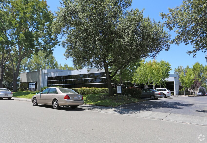 More Photos Of 1244 Quarry Ln, Pleasanton Research And Development For Lease