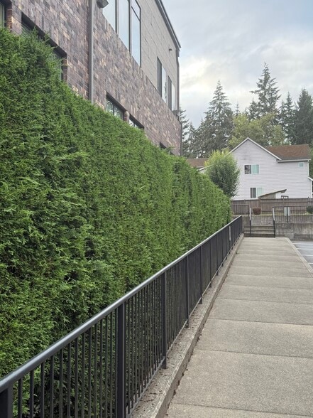 More Photos Of 1002 39th Ave SW, Puyallup Office For Lease