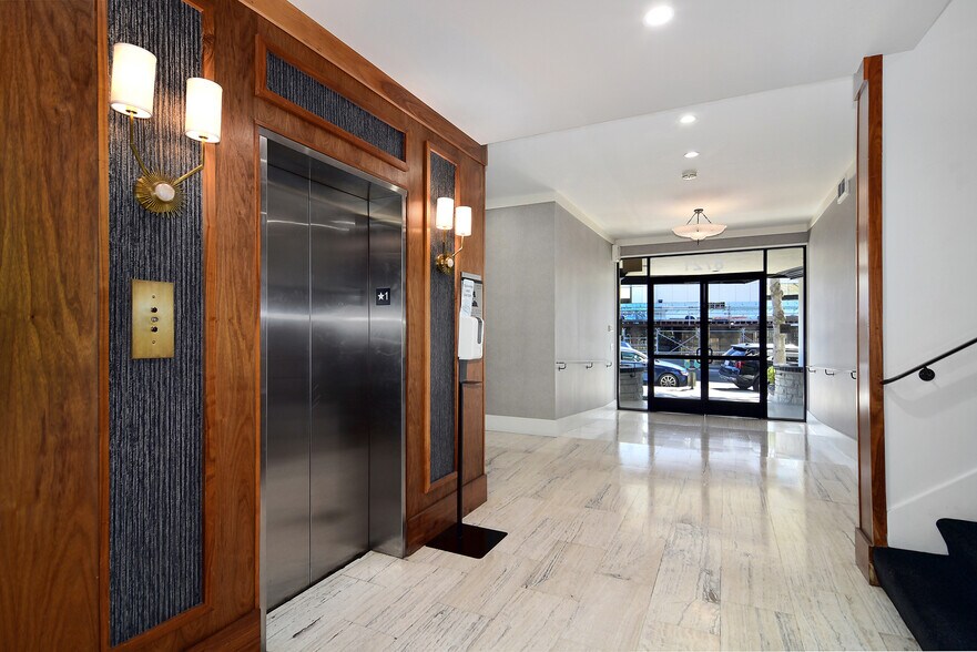 Primary Photo Of 8721 W Sunset Blvd, West Hollywood Loft Creative Space For Lease