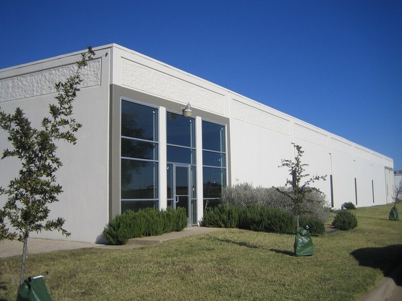 More Photos Of 2816 Shamrock Ave, Fort Worth Loft Creative Space For Lease