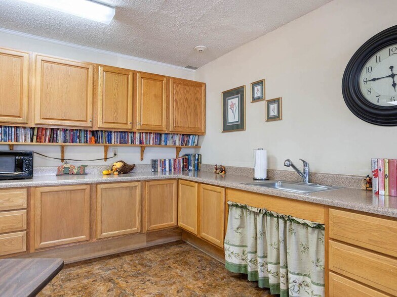 More Photos Of 100 Village Sq, Russellville Apartments For Sale