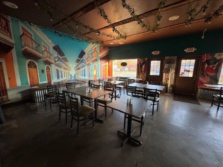 More Photos Of 318 Blooming Grove Tpke, New Windsor Township General Retail For Lease