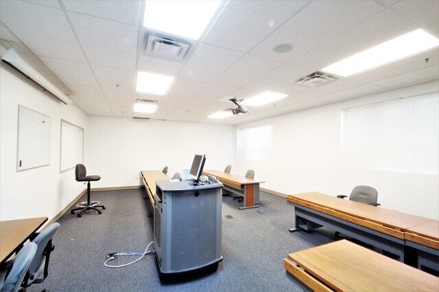 More Photos Of 14240 Dante Ave, Dolton Loft Creative Space For Lease