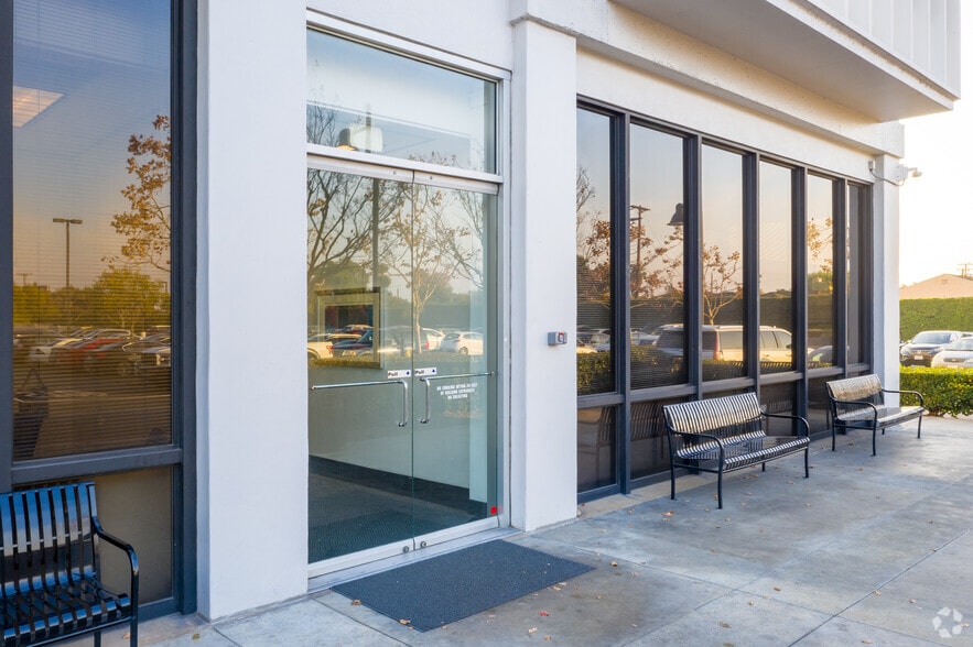 More Photos Of 6055 E Washington Blvd, Commerce Office For Lease