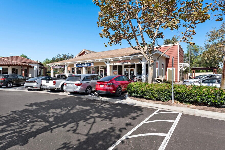 More Photos Of 27702 Crown Valley Pkwy, Ladera Ranch Unknown For Lease