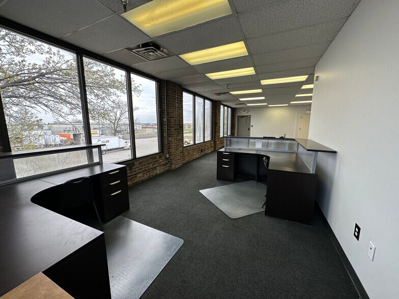 More Photos Of 4790 Crittenden Dr, Louisville Office For Lease