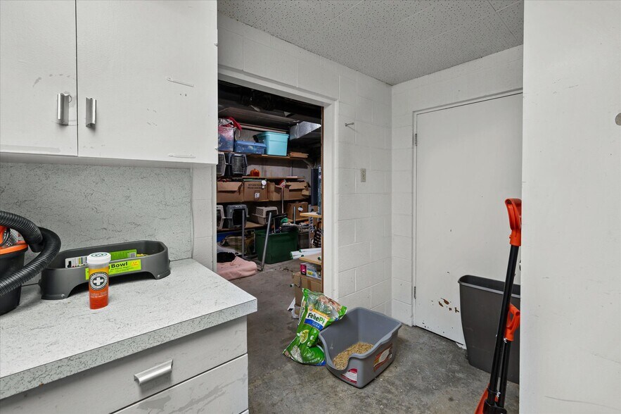 More Photos Of 160 E 4800 S, Salt Lake City Storefront Retail Office For Sale