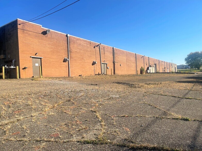 More Photos Of 3000 Atlantic Blvd NE, Canton Bar For Sale