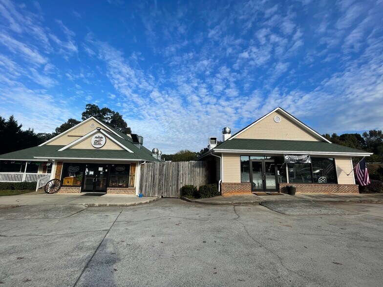 More Photos Of 386 Highway 82 S, Jefferson Restaurant For Sale