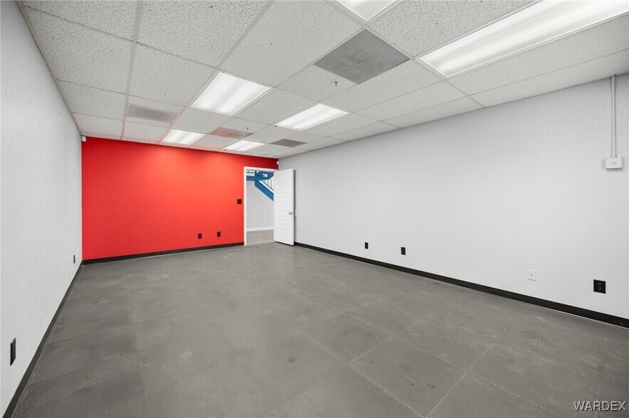 More Photos Of 1055 Empire Dr, Lake Havasu City Distribution For Lease