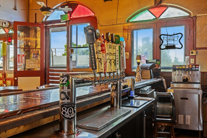 More Photos Of 30048 Yosemite Blvd, La Grange Bar For Sale