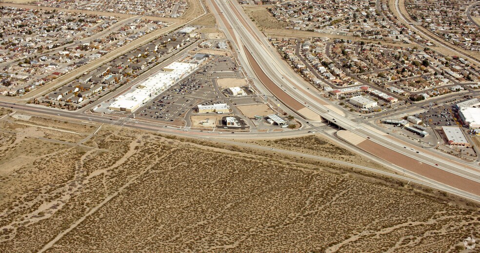 More Photos Of 10771 Gateway S Blvd, El Paso Storefront For Lease