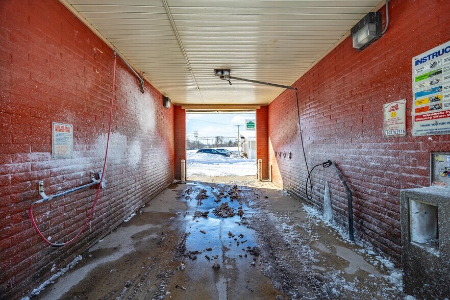 More Photos Of 247 W Aurora Rd, Northfield Carwash For Sale
