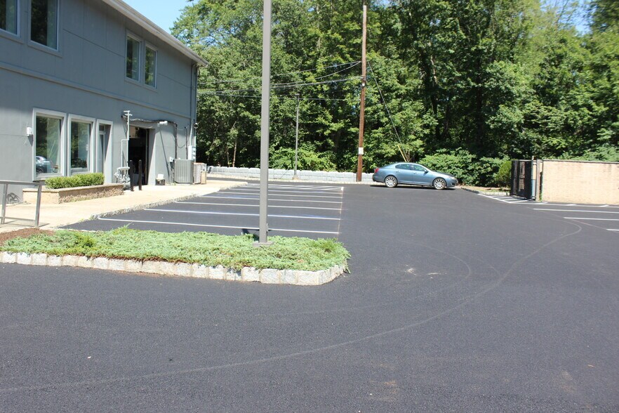 More Photos Of 1393-1395 Us Highway 46, Ledgewood Freestanding For Lease