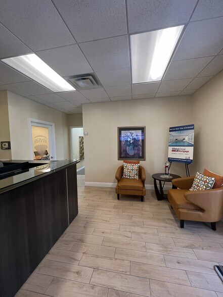 More Photos Of 1314 E Venice Ave, Venice Medical For Sale