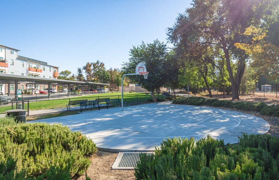 More Photos Of 2500 Cannery Loop, Davis Apartments For Sale