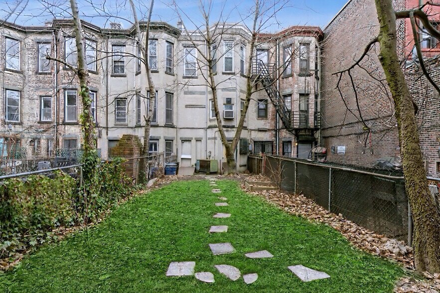 More Photos Of 701 Bergen Ave, Jersey City Storefront Retail Residential For Sale