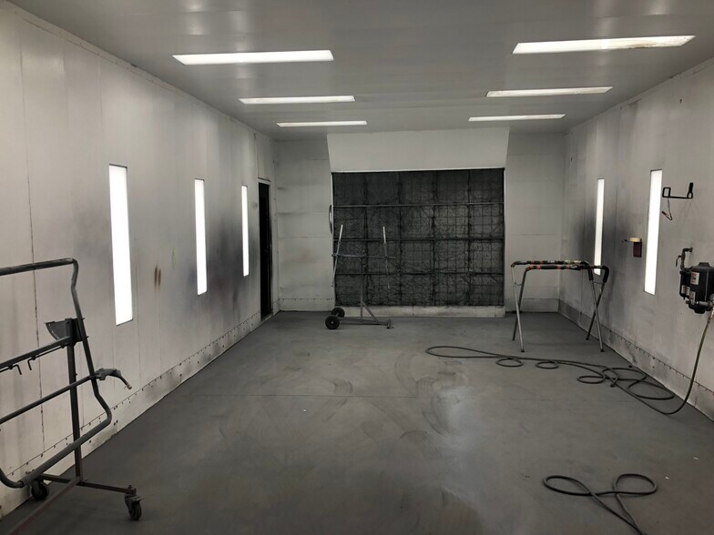 More Photos Of 4478 Pico Blvd, Los Angeles Auto Repair For Lease