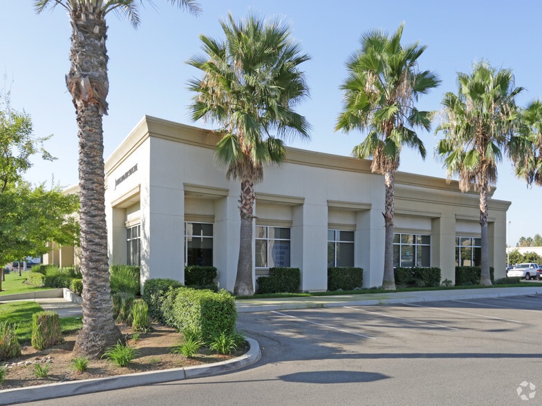 More Photos Of 7055 N Chestnut Ave, Fresno Medical For Sale