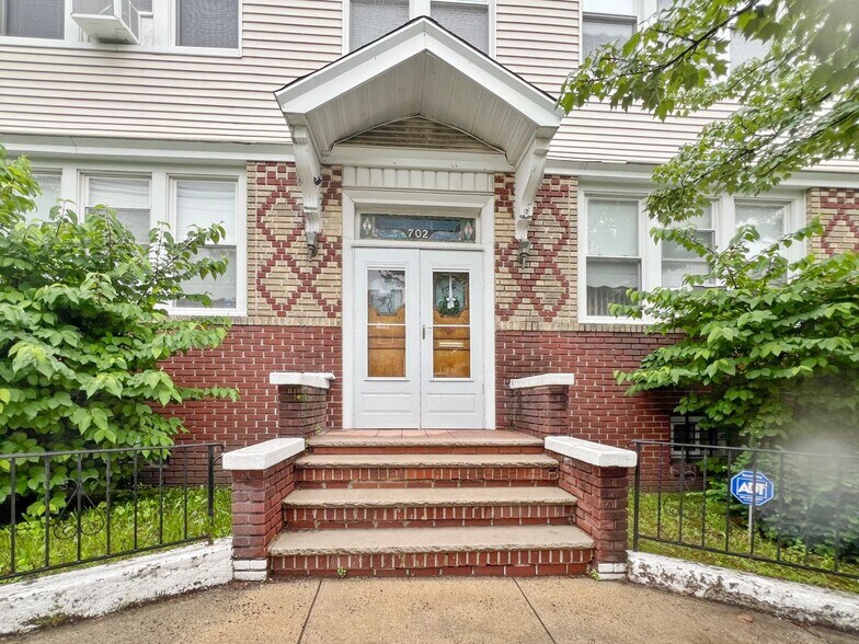 More Photos Of 700-702 N 7th St, Newark Apartments For Sale