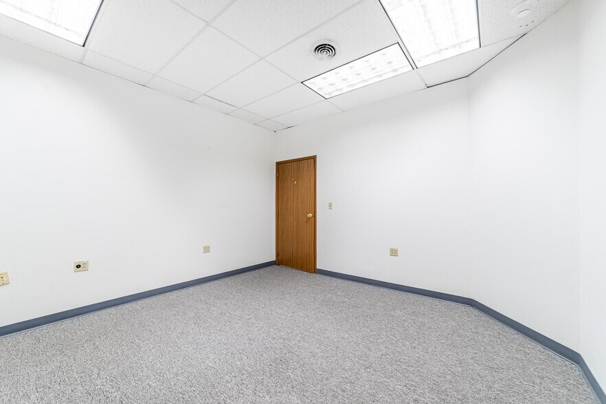 More Photos Of 2794 Indian Ripple Rd, Beavercreek Office For Sale