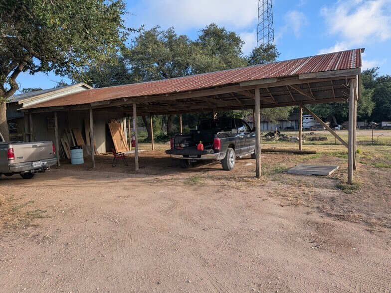 More Photos Of 2110 W Hwy 290, Dripping Springs General Retail For Lease