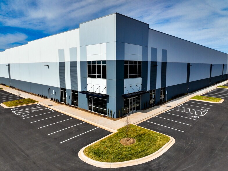 More Photos Of 1850 Continental Blvd, Charlotte Warehouse For Lease