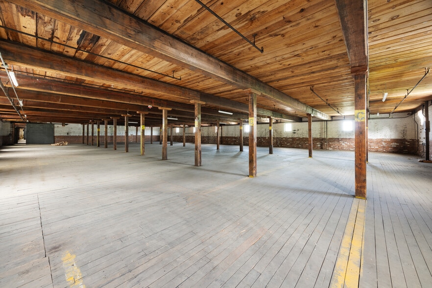 More Photos Of 3161 High St., Palmer Industrial For Sale