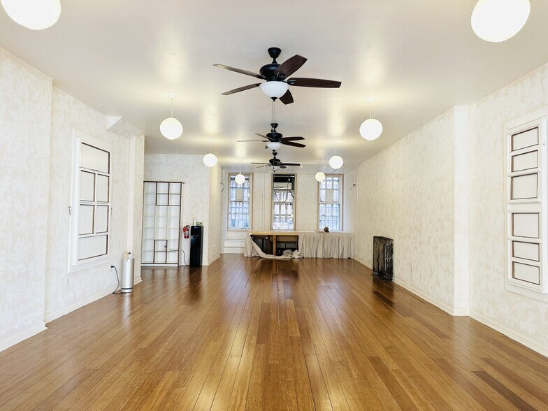 More Photos Of 125 Stanton St, New York Apartments For Lease