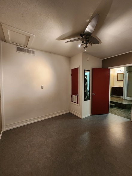 More Photos Of 2411 Kermit Hwy, Odessa Freestanding For Sale