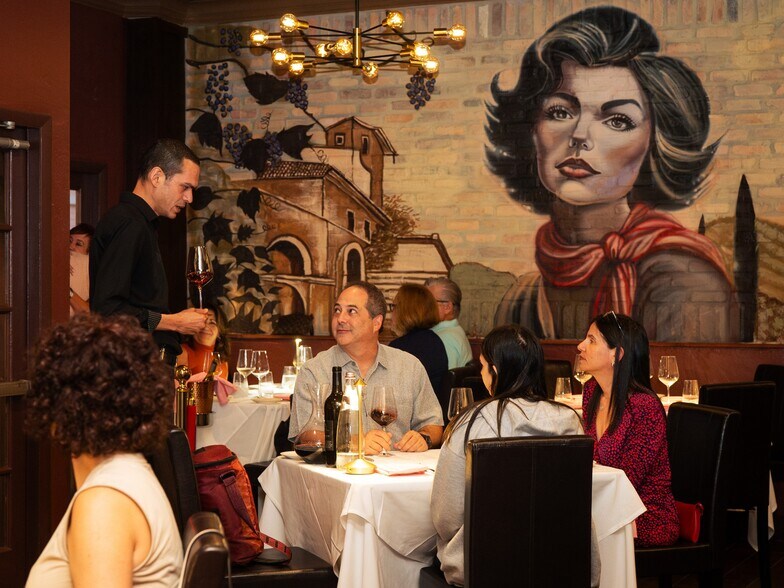 More Photos Of 717-719 Lake Ave, Lake Worth Restaurant For Lease