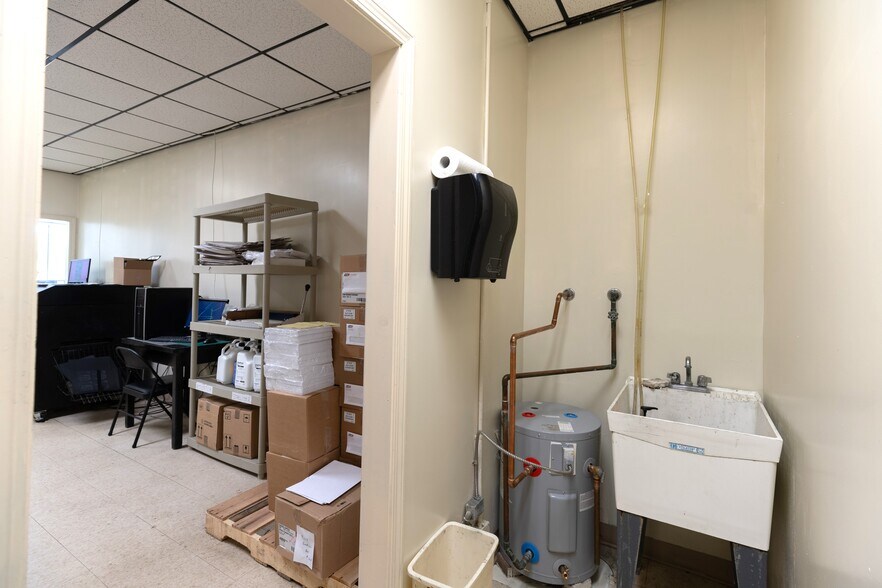 More Photos Of 5982 E Molloy Rd, Mattydale Medical For Sale